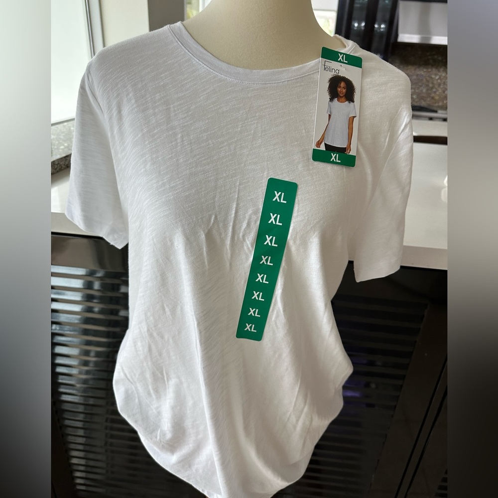 Felina women’s white short sleeve, T-shirt, size medium
